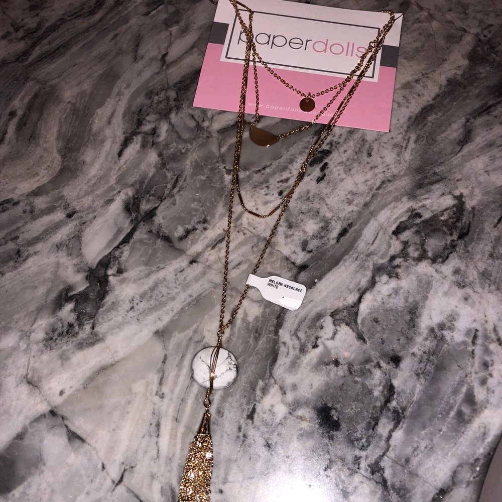 NWT Adorable layered boutique necklace